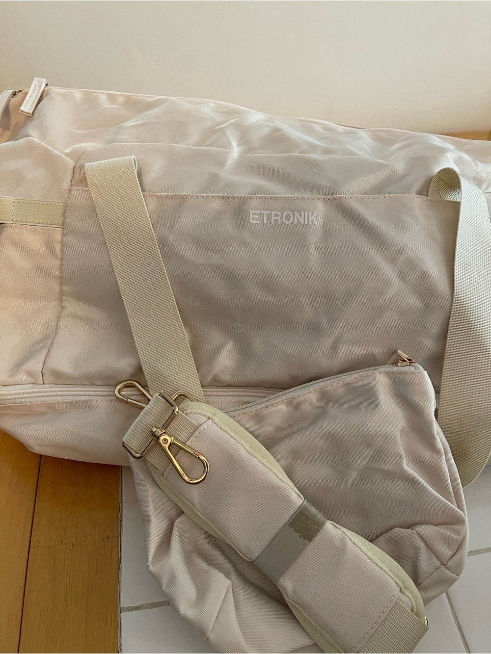 Etronic Cream Travel Duffel Bag with Strap